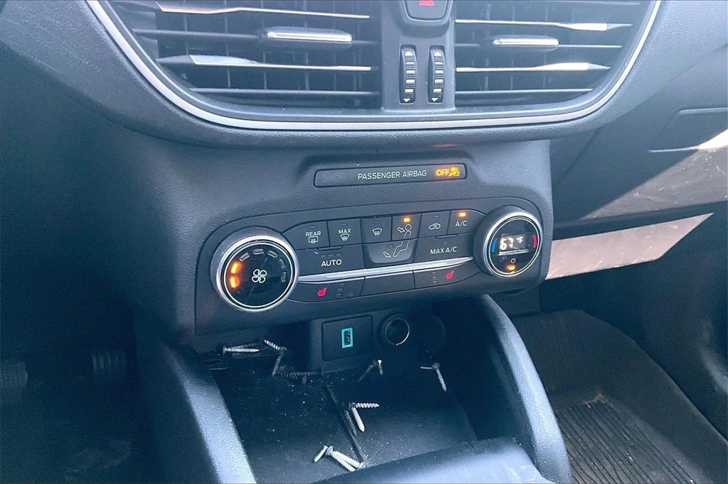 Used 2020 Ford Escape SE image 23