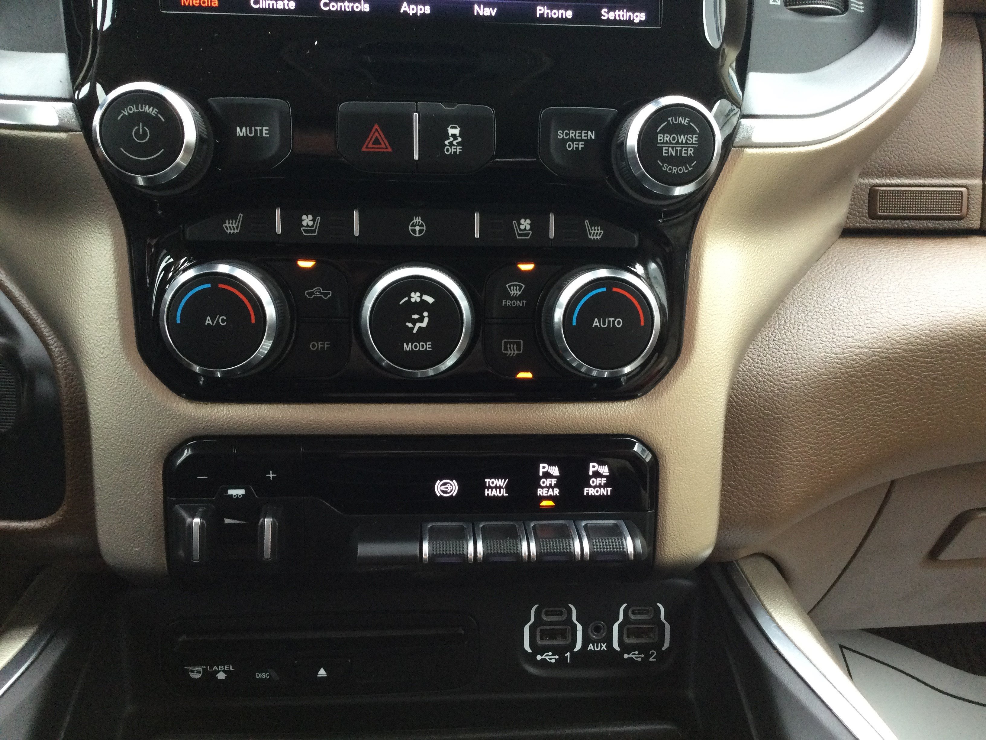 Used 2019 RAM 3500 Laramie AWD/4WD image 17