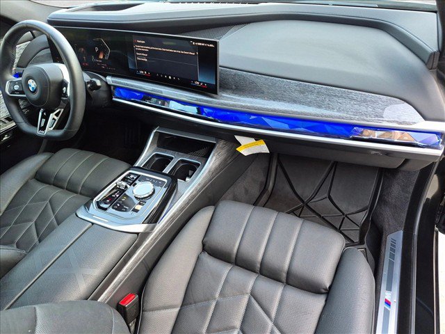 Certified 2025 BMW 760i xDrive w/ Executive Package AWD/4WD image 23