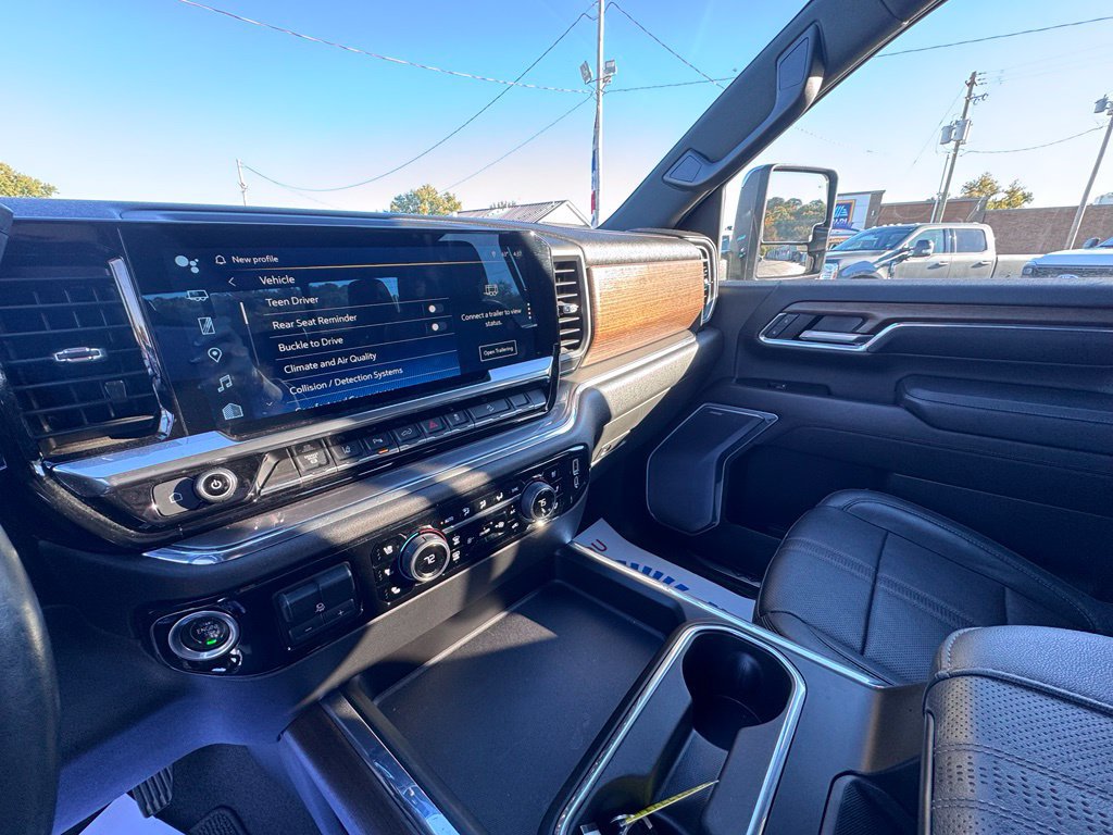 Used 2024 Chevrolet Silverado 2500 High Country w/ Technology Package AWD/4WD image 29