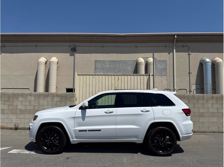 Used 2021 Jeep Grand Cherokee Laredo X image 19