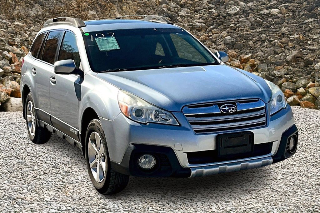 Used 2013 Subaru Outback 2.5i Limited w/ Moonroof Pkg image 10