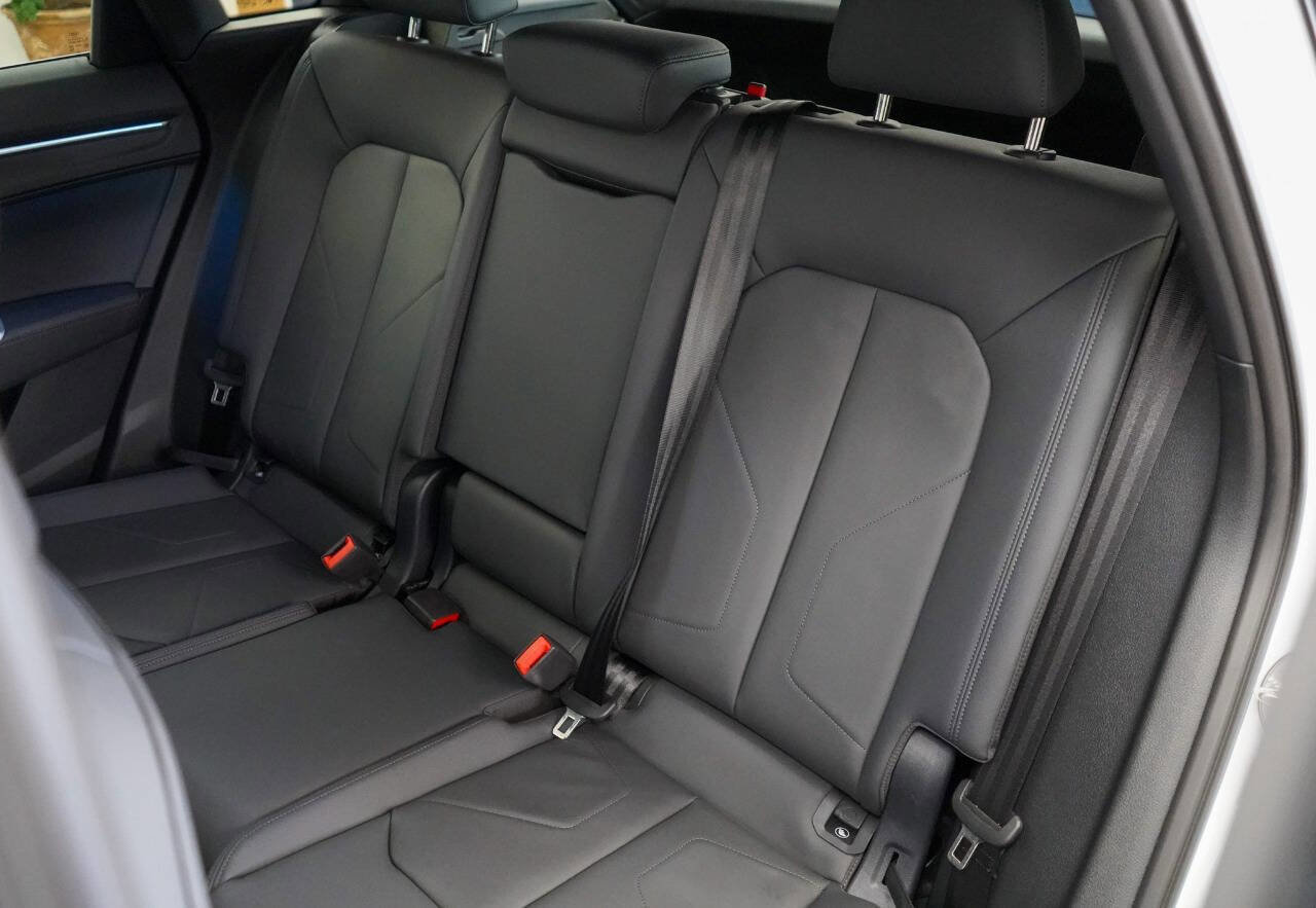 Used 2024 Audi Q3 2.0T Premium Plus w/ Premium Plus Package image 62