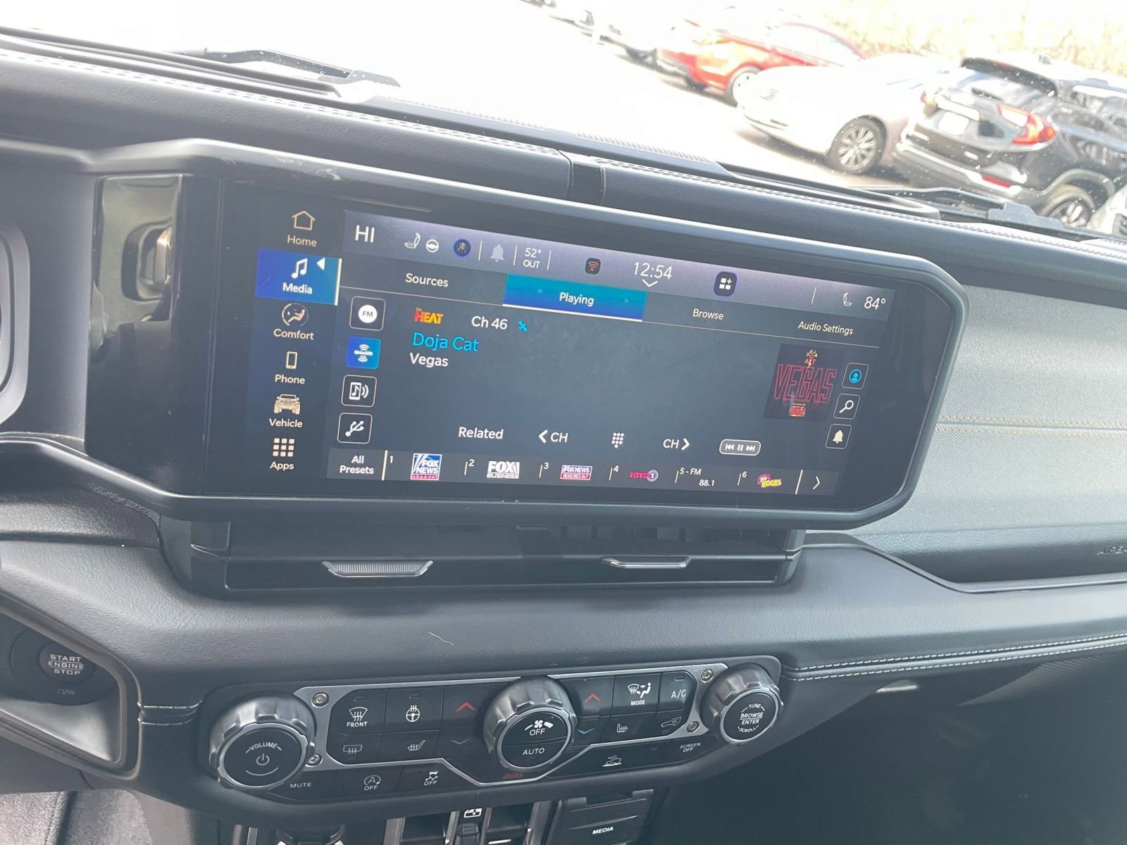 Used 2025 Jeep Wrangler Sahara image 18