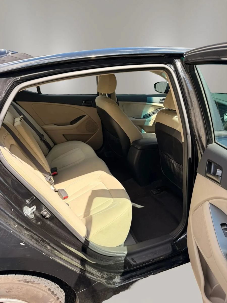 Used 2011 Kia Optima LX FWD image 7