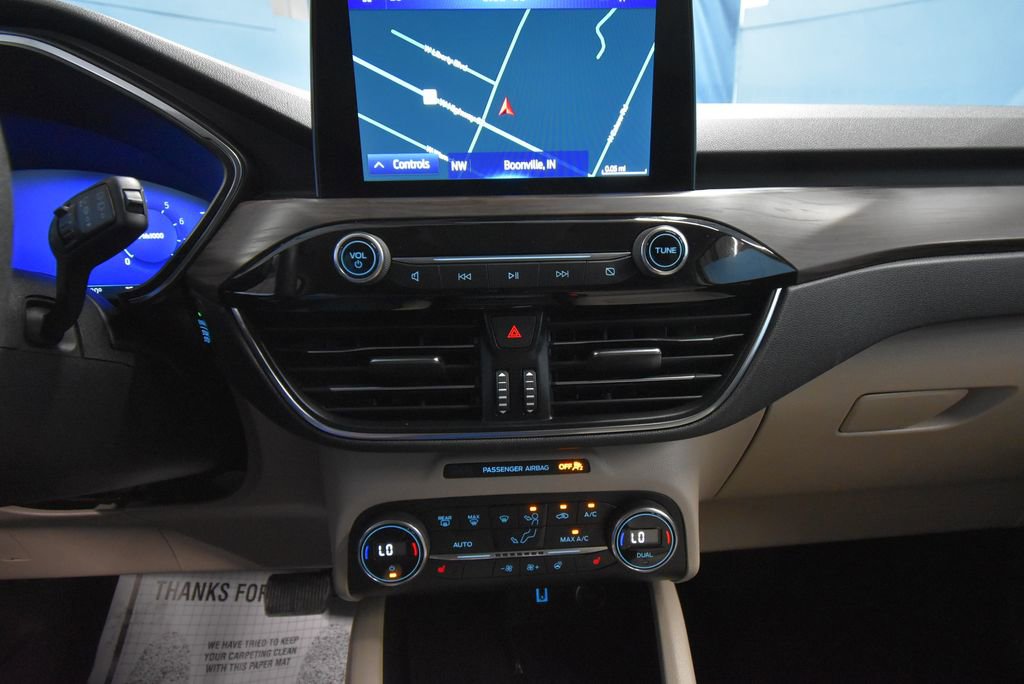 Used 2020 Ford Escape Titanium AWD/4WD image 21