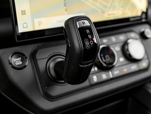 New 2026 Land Rover Defender 110 OCTA AWD/4WD image 26