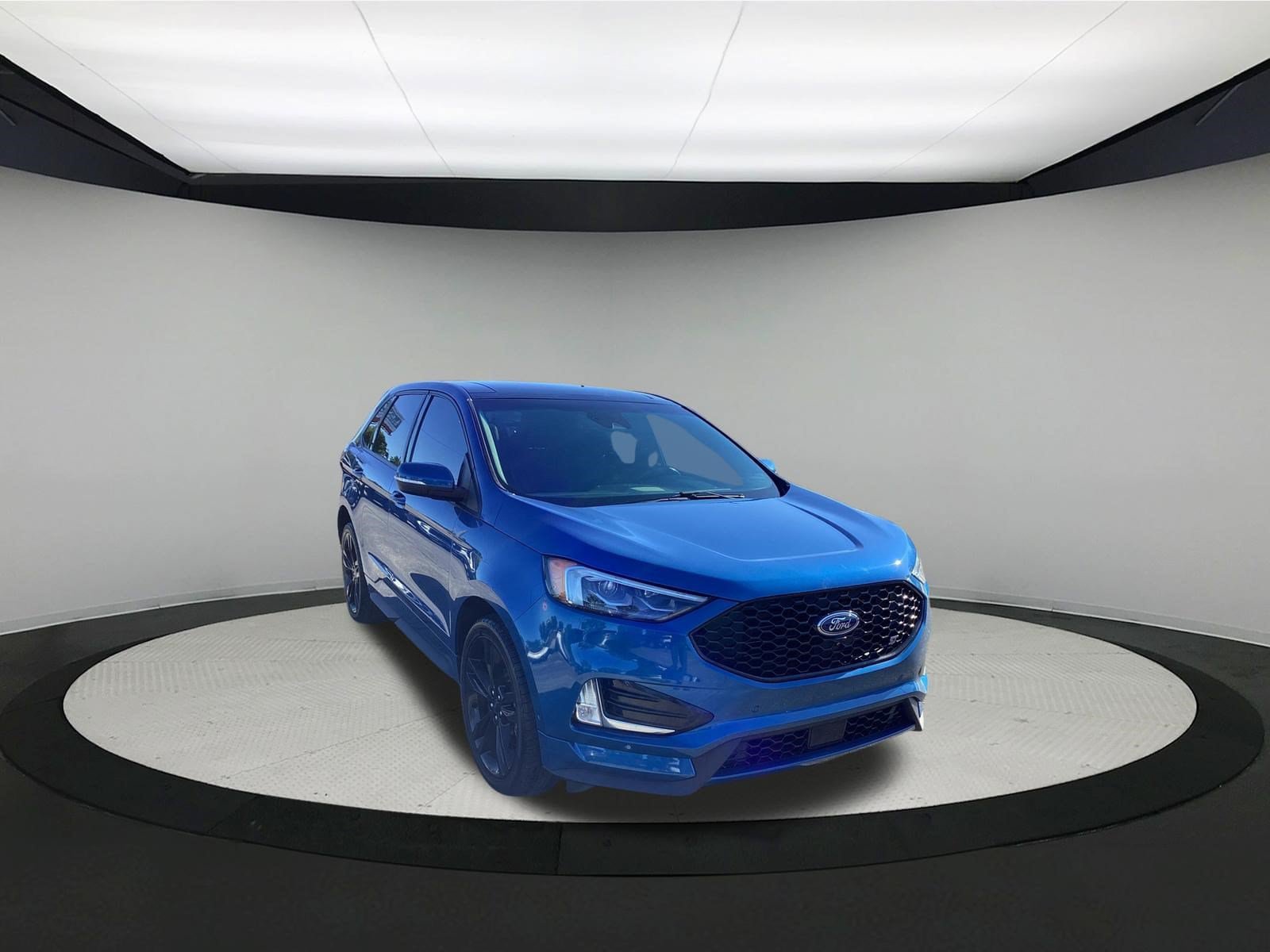 Used 2019 Ford Edge ST w/ Equipment Group 401A AWD/4WD image 2
