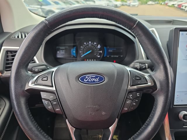 Used 2022 Ford Edge Titanium AWD/4WD image 18