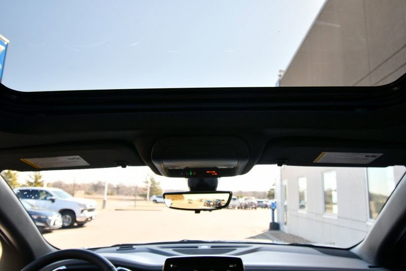 Used 2025 Chevrolet Blazer Premier w/ Driver Confidence II Package AWD/4WD image 17