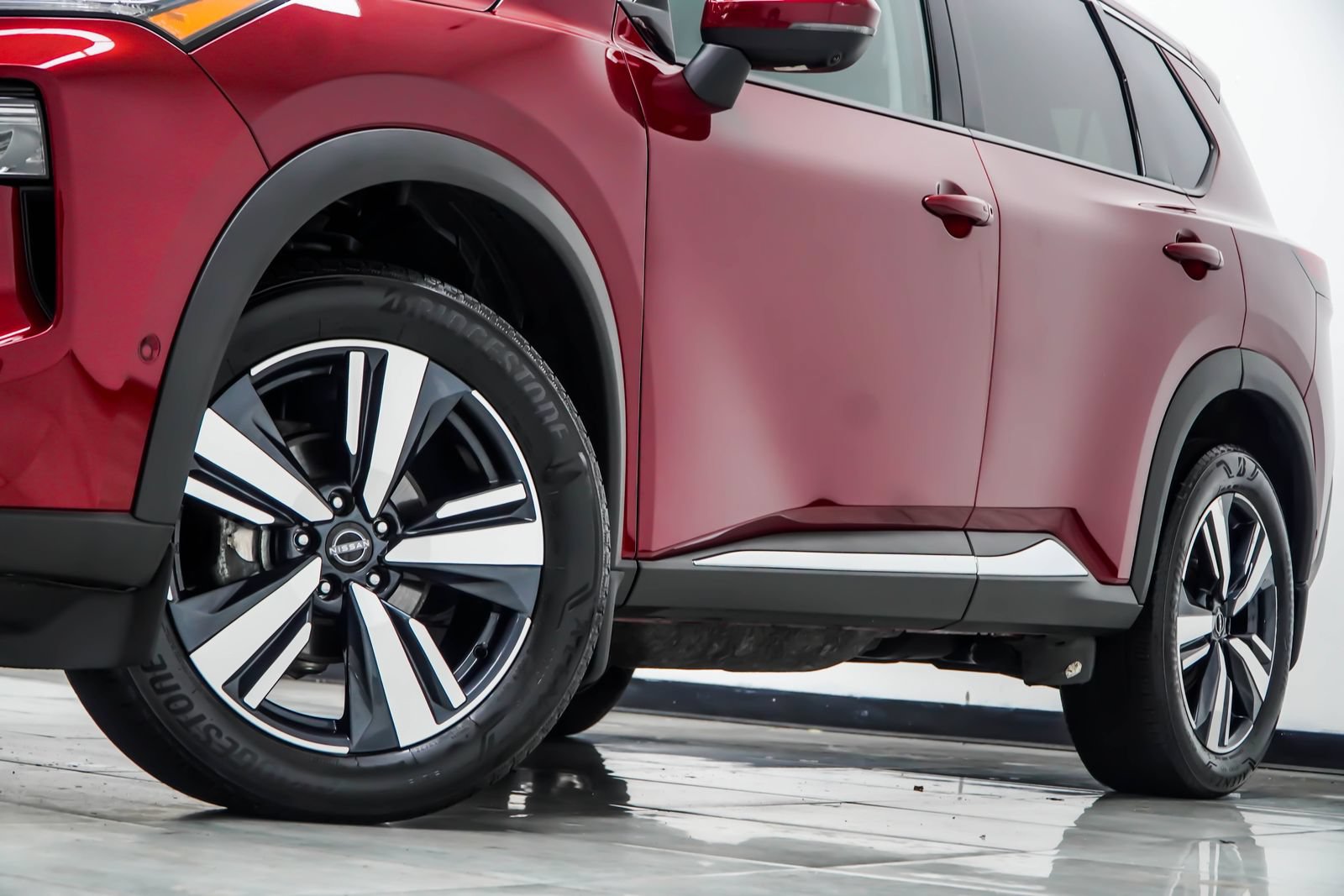 Used 2023 Nissan Rogue SL w/ SL Premium Package AWD/4WD image 4