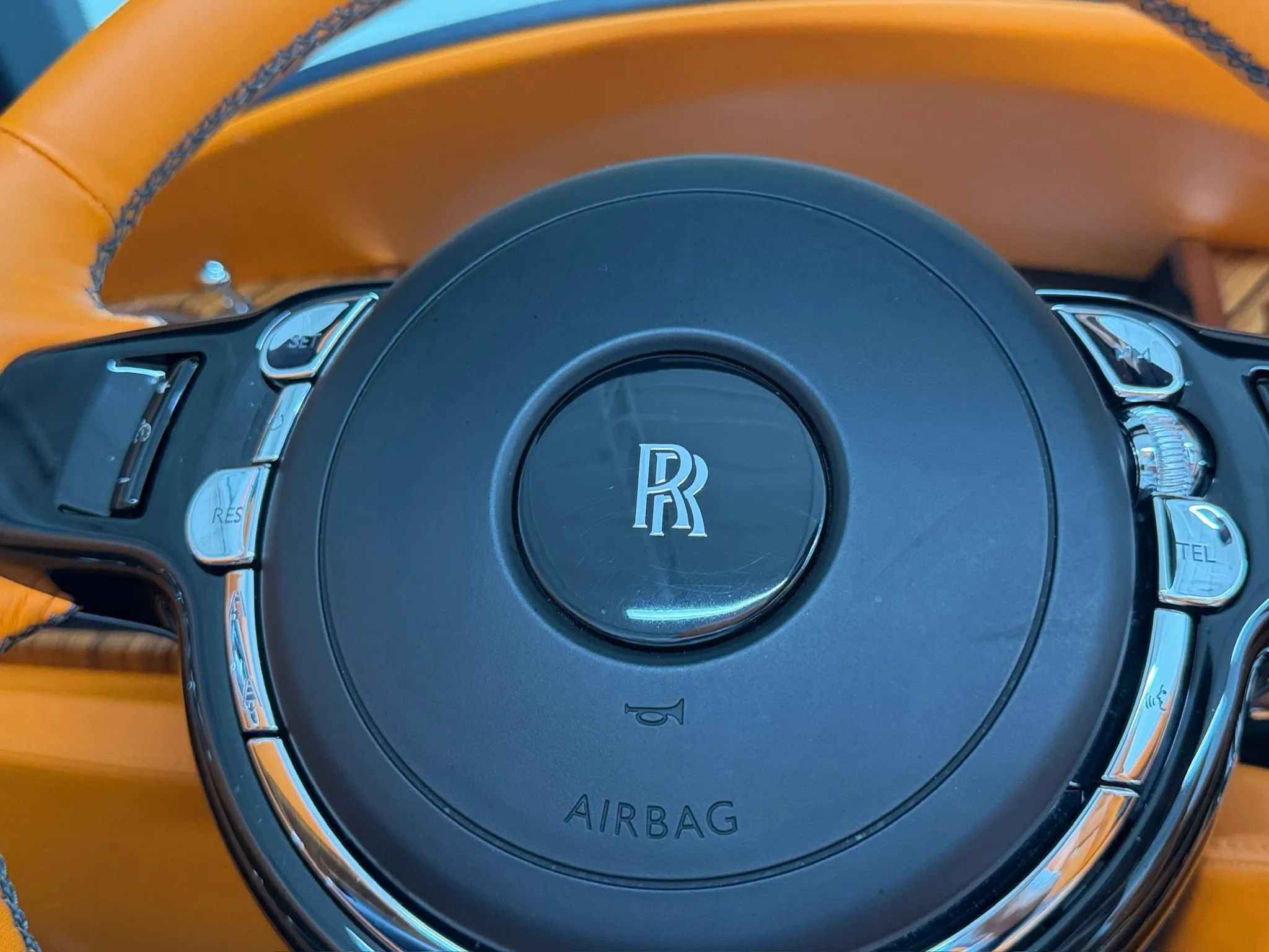Used 2017 Rolls-Royce Dawn RWD image 75