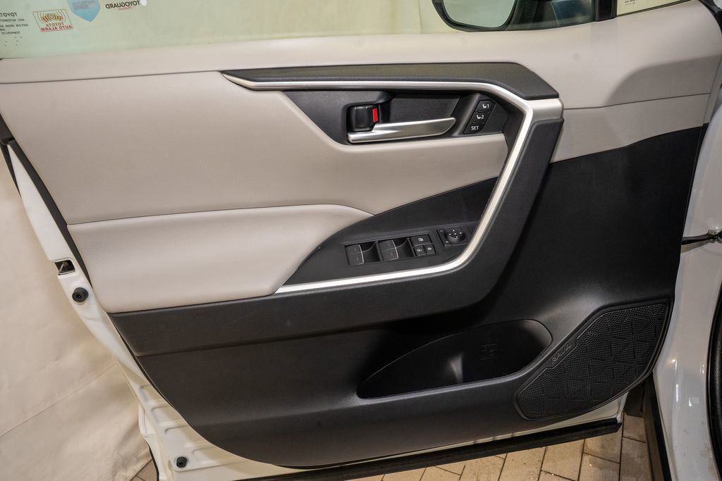 Used 2024 Toyota RAV4 XLE Premium image 13