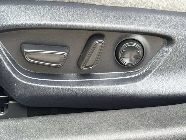 Used 2026 Toyota Camry SE w/ Convenience Package FWD image 19