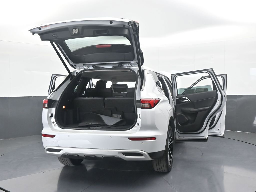 Used 2023 Mitsubishi Outlander SE image 82