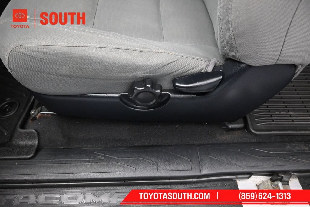 Used 2016 Toyota Tacoma SR5 AWD/4WD image 22
