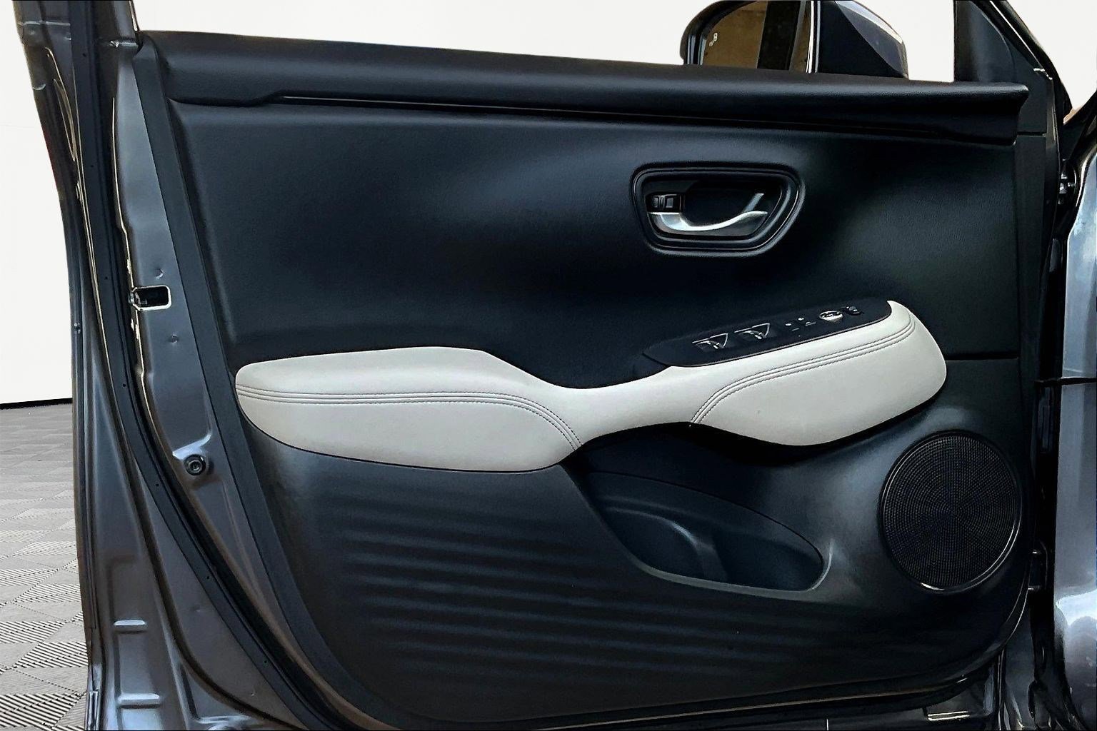 Used 2023 Honda HR-V EX-L image 20