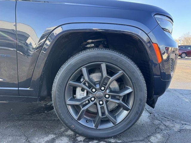 Used 2023 Jeep Grand Cherokee 30th Anniversary image 11