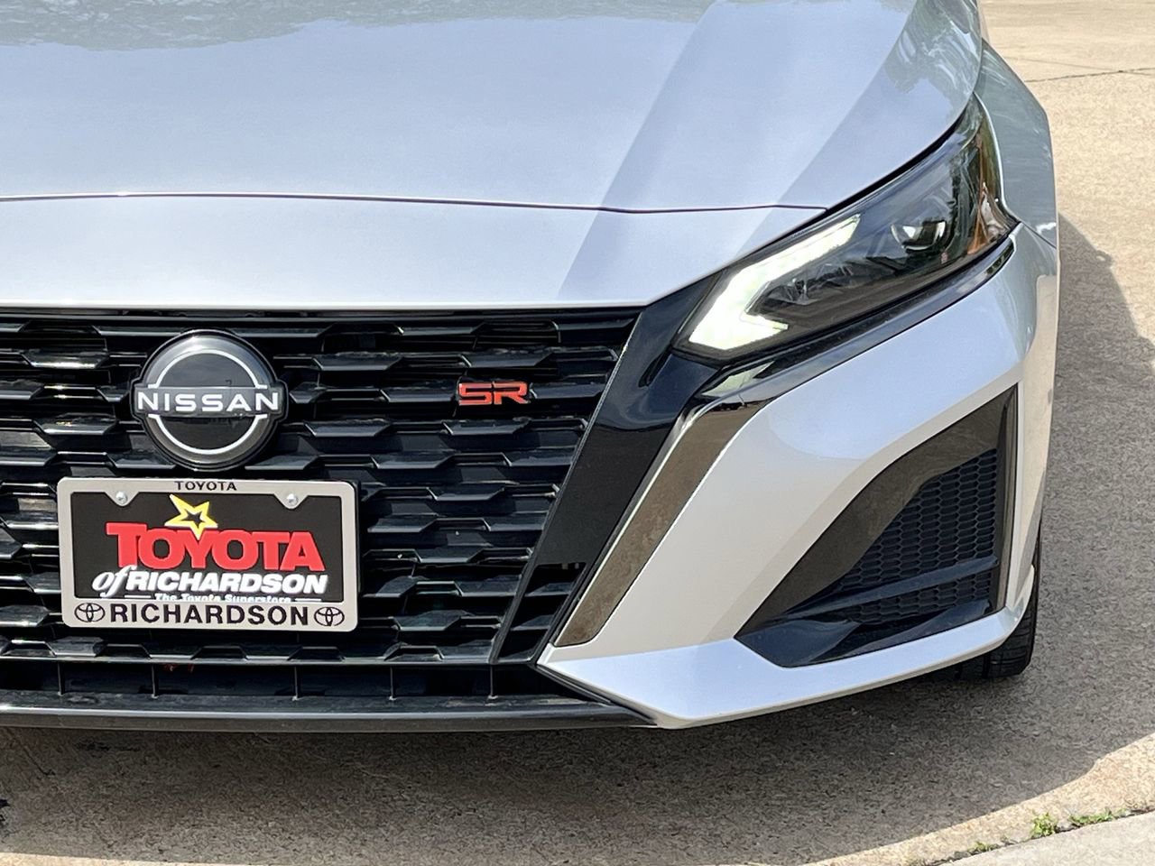 Used 2023 Nissan Altima 2.5 SR w/ SR Premium Package FWD image 8