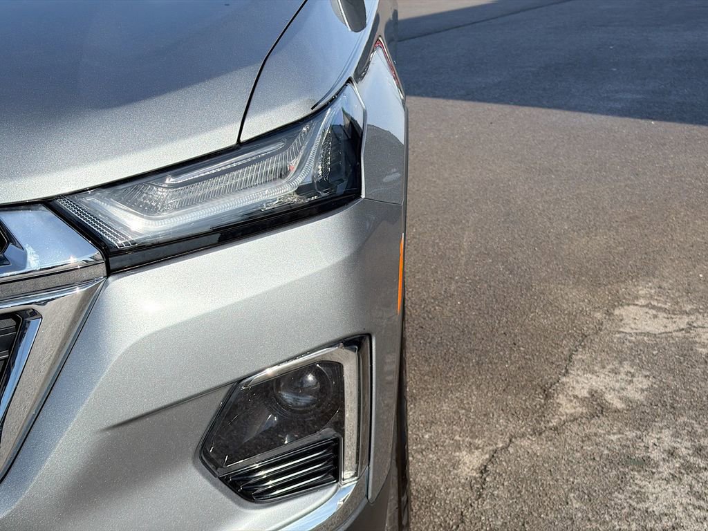 Used 2023 Chevrolet Traverse LT image 11