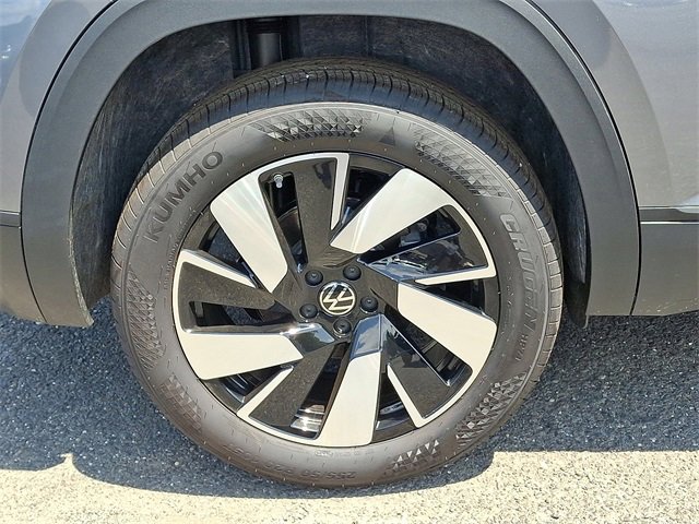 New 2025 Volkswagen Atlas Cross Sport SE image 5