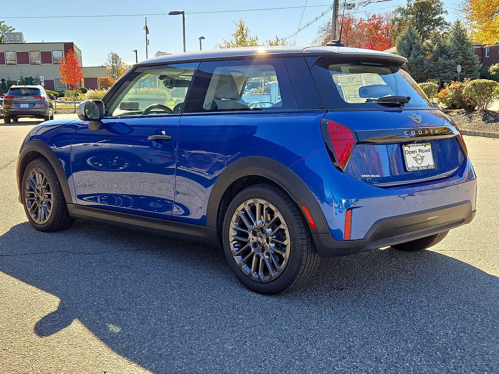 Used 2025 MINI Cooper 2-Door Hardtop image 4