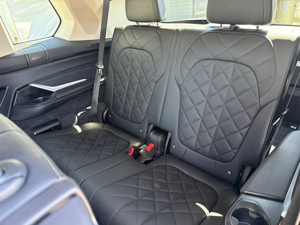 Used 2025 BMW X7 xDrive40i w/ Premium Package AWD/4WD image 18