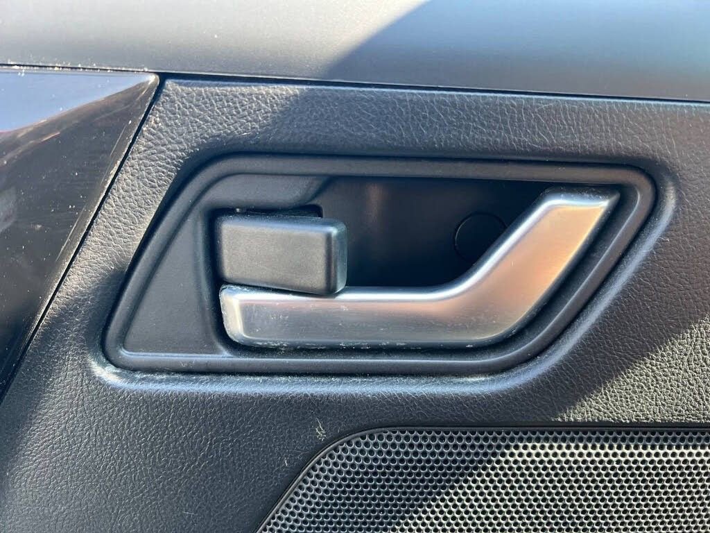 Used 2013 Land Rover LR2 HSE LUX image 11