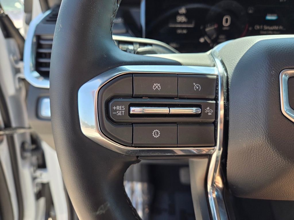 Used 2025 GMC Acadia Elevation image 31