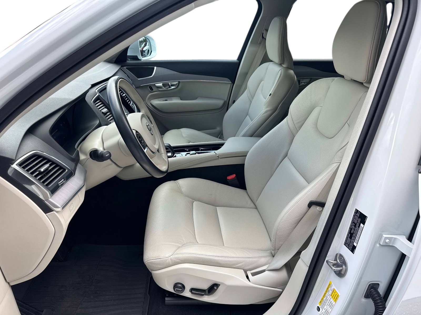 Used 2025 Volvo XC90 B5 Core w/ Protection Package Premier AWD/4WD image 22
