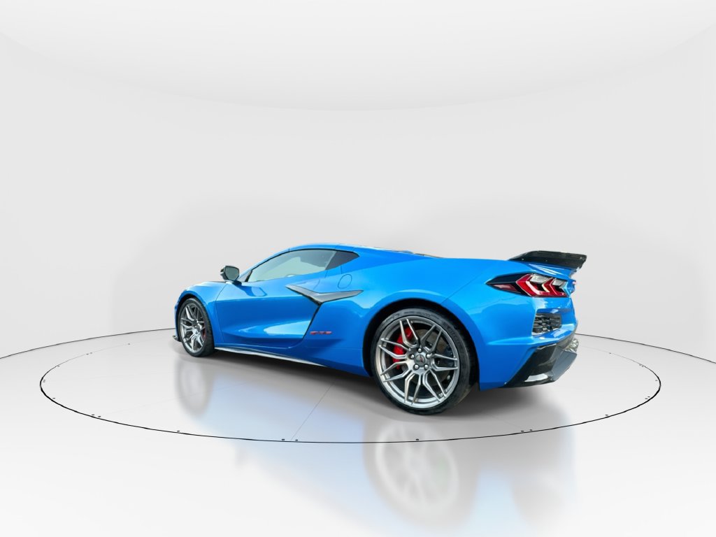 Used 2024 Chevrolet Corvette Z06 RWD image 6