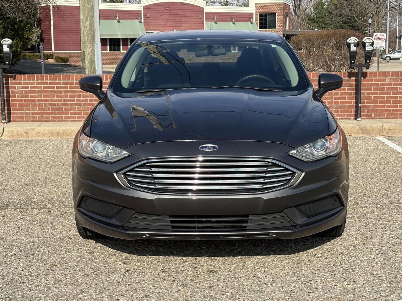 Used 2017 Ford Fusion SE w/ Fusion SE Technology Package FWD image 5