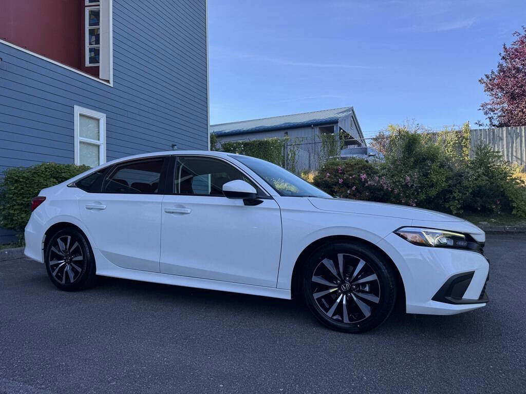 Used 2023 Honda Civic EX image 3