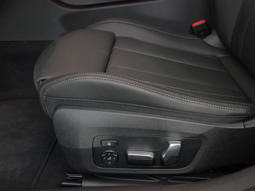 New 2026 BMW M850i xDrive image 28