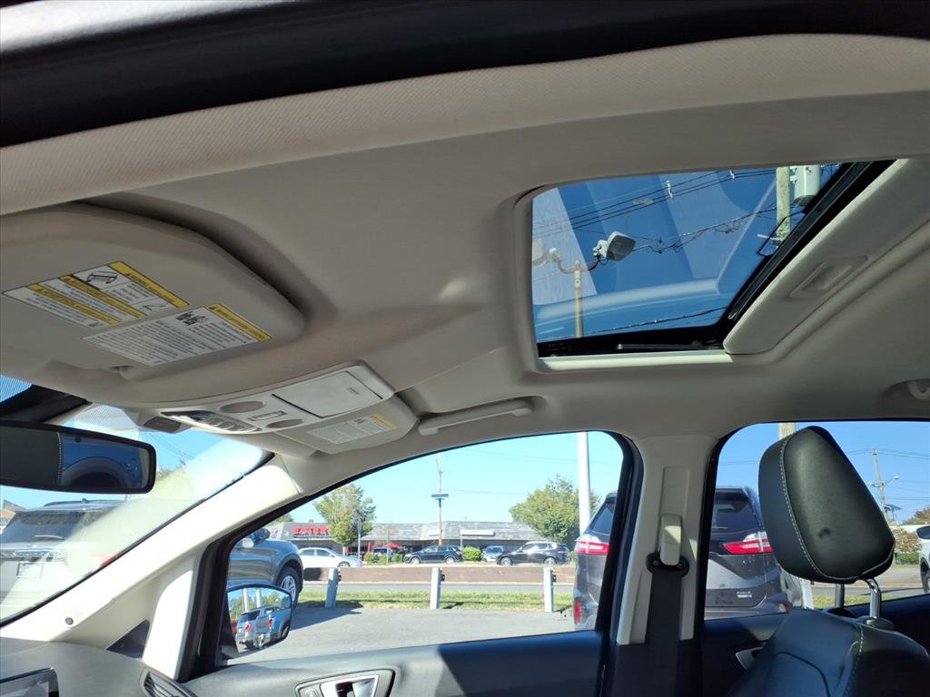 Used 2022 Ford EcoSport Titanium image 11