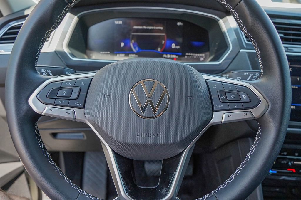 Used 2024 Volkswagen Tiguan SE image 13