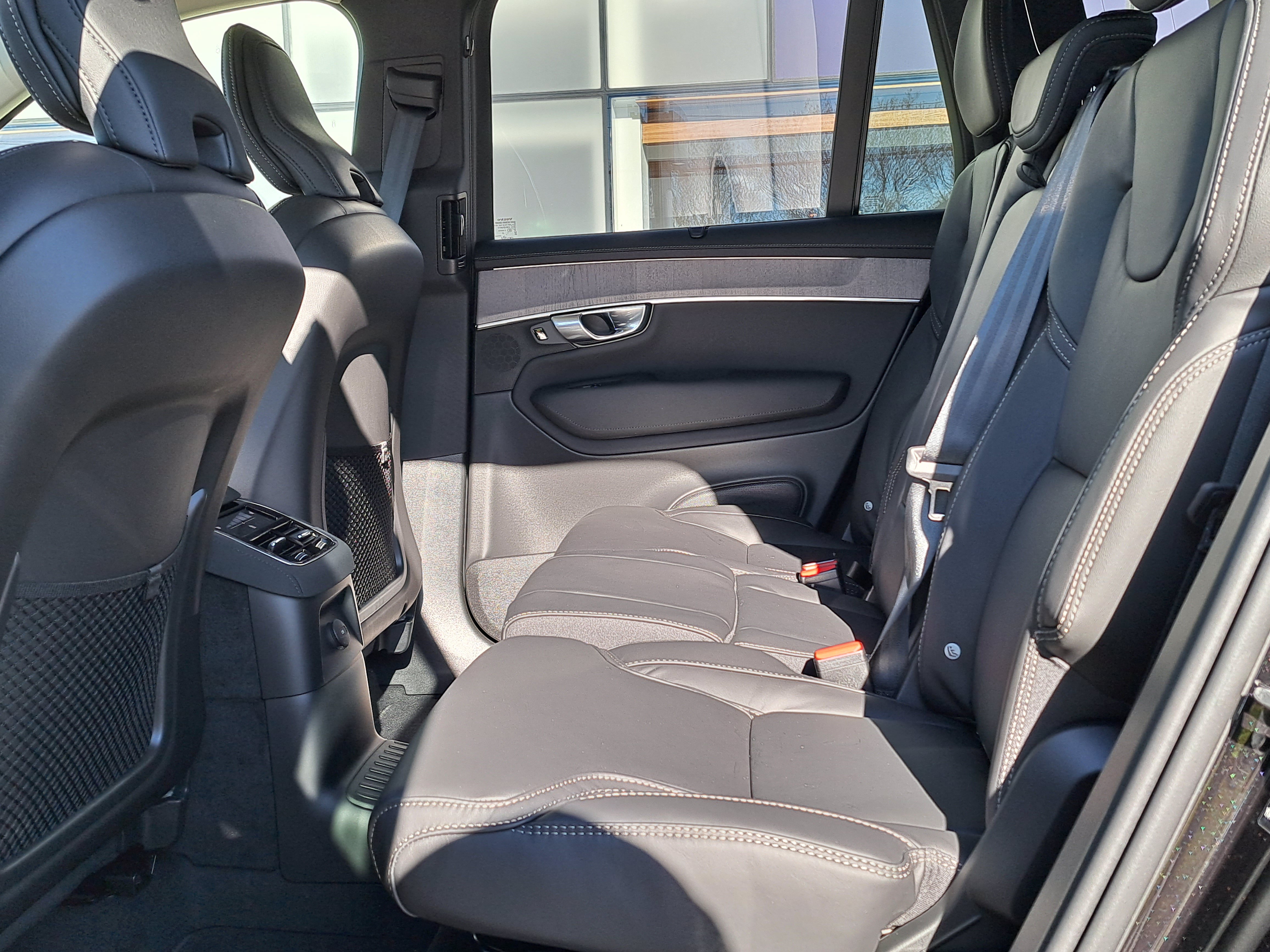 New 2026 Volvo XC90 T8 Ultra w/ Protection Package Premier AWD/4WD image 7