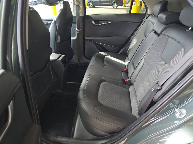 Used 2023 Kia Niro EX FWD image 6