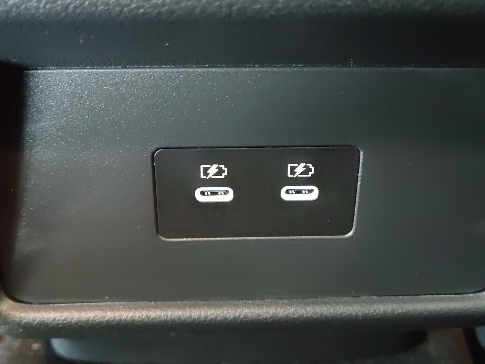 Used 2025 Nissan Rogue SV FWD image 31