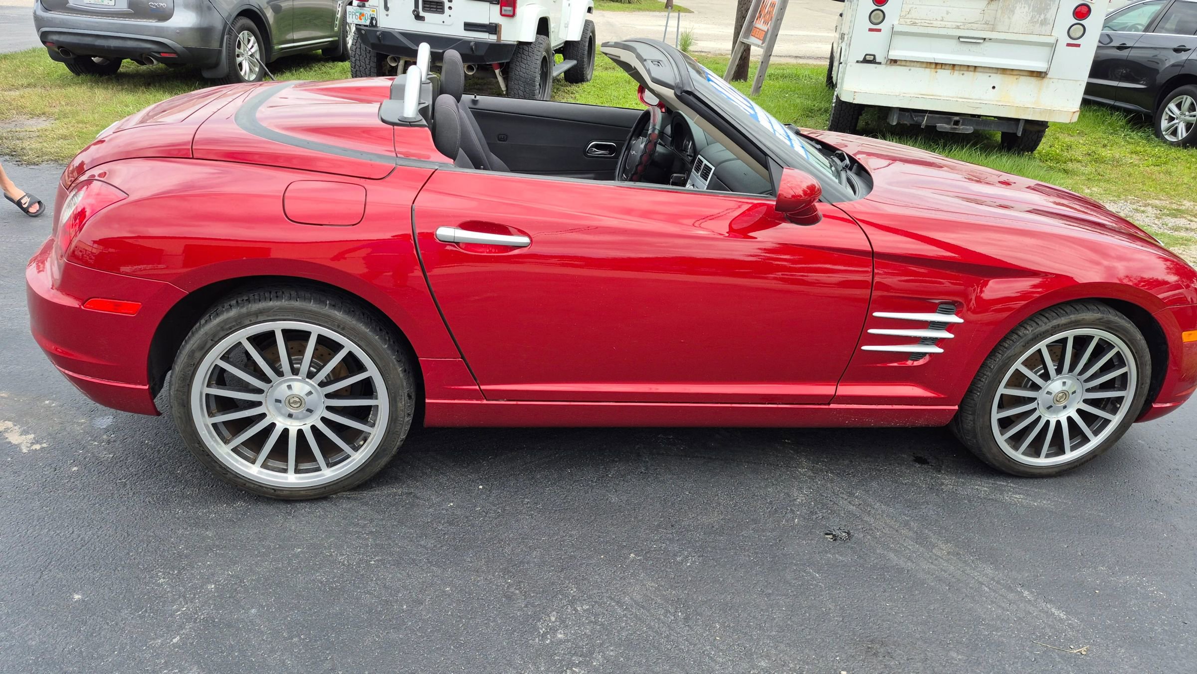 Used 2007 Chrysler Crossfire Convertible w/ Special Edition Group image 30