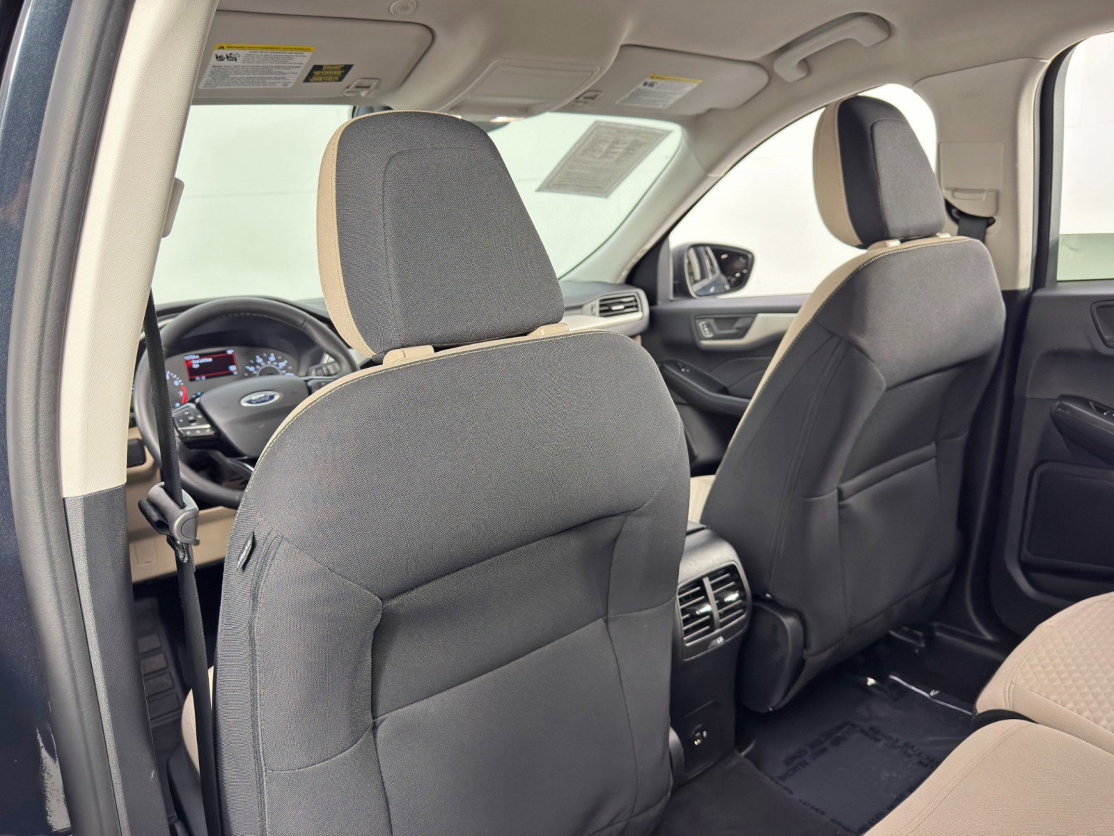 Used 2022 Ford Escape SE w/ Cold Weather Package image 29