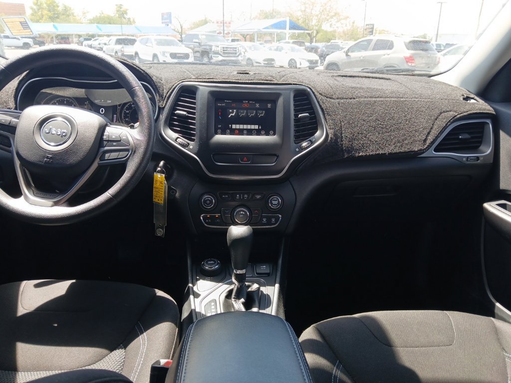 Used 2019 Jeep Cherokee Latitude w/ Popular Appearance Group AWD/4WD image 12