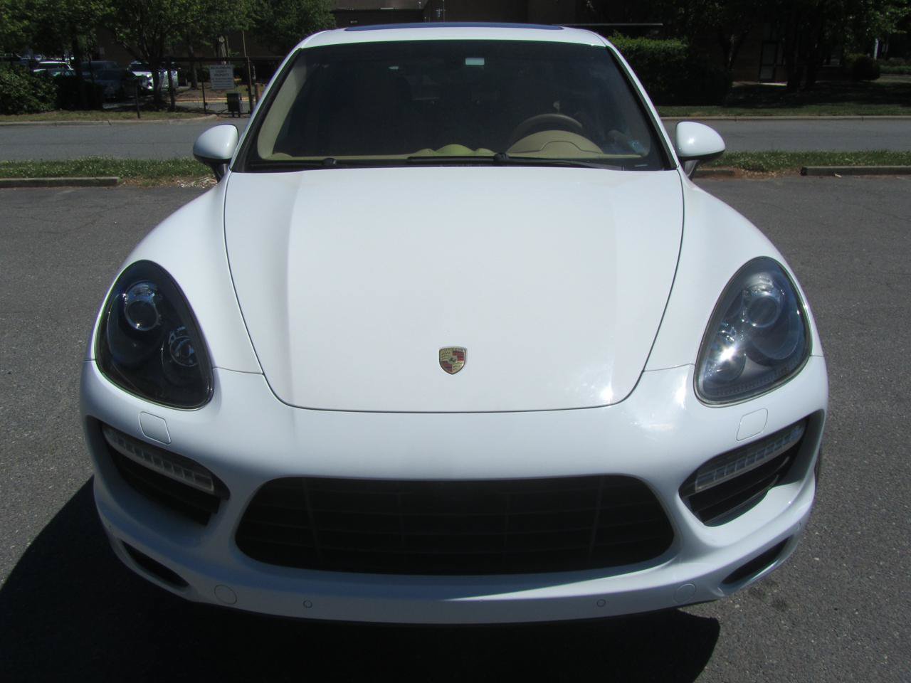 Used 2012 Porsche Cayenne Turbo AWD/4WD image 4