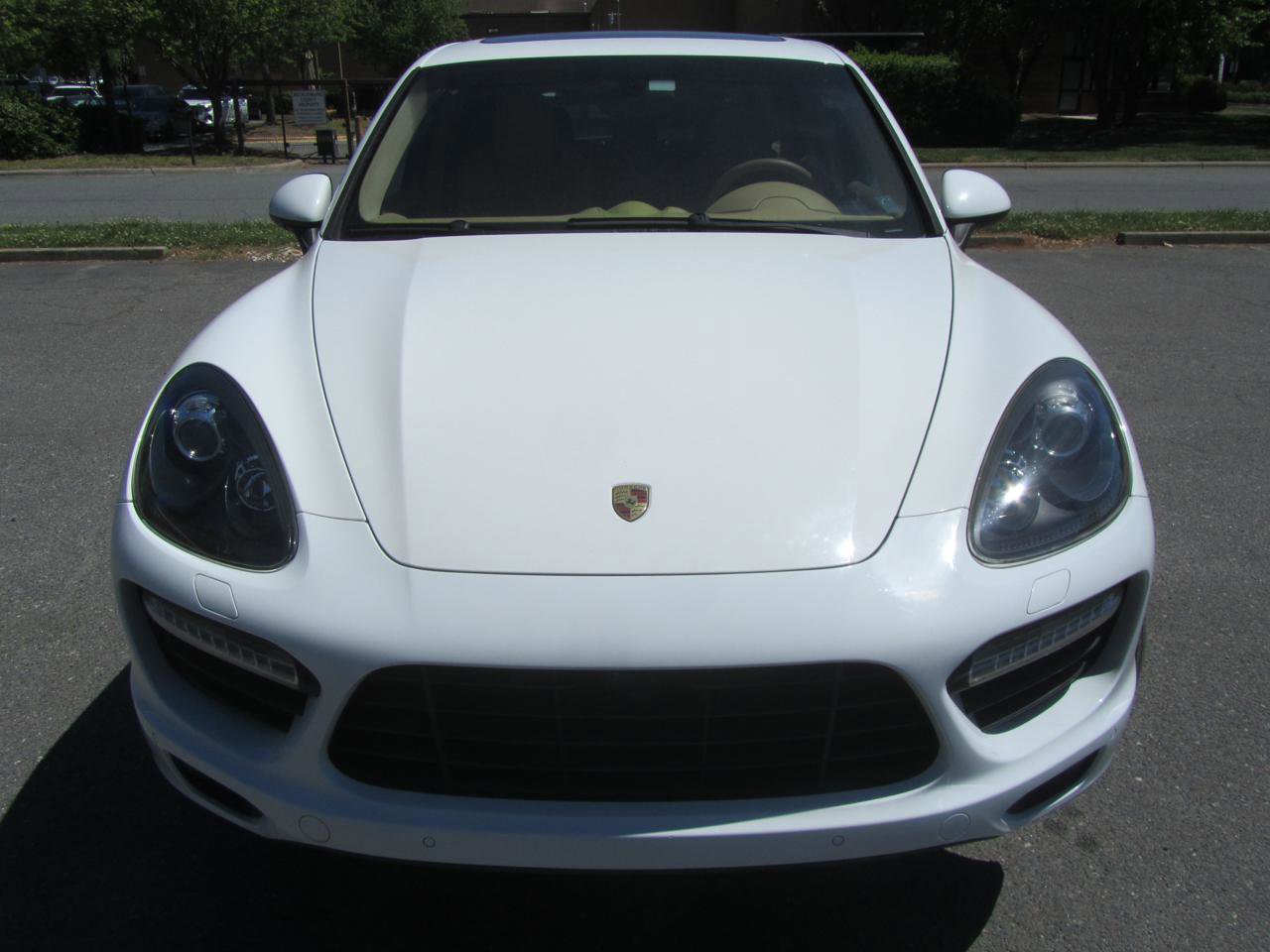Used 2012 Porsche Cayenne Turbo AWD/4WD image 4