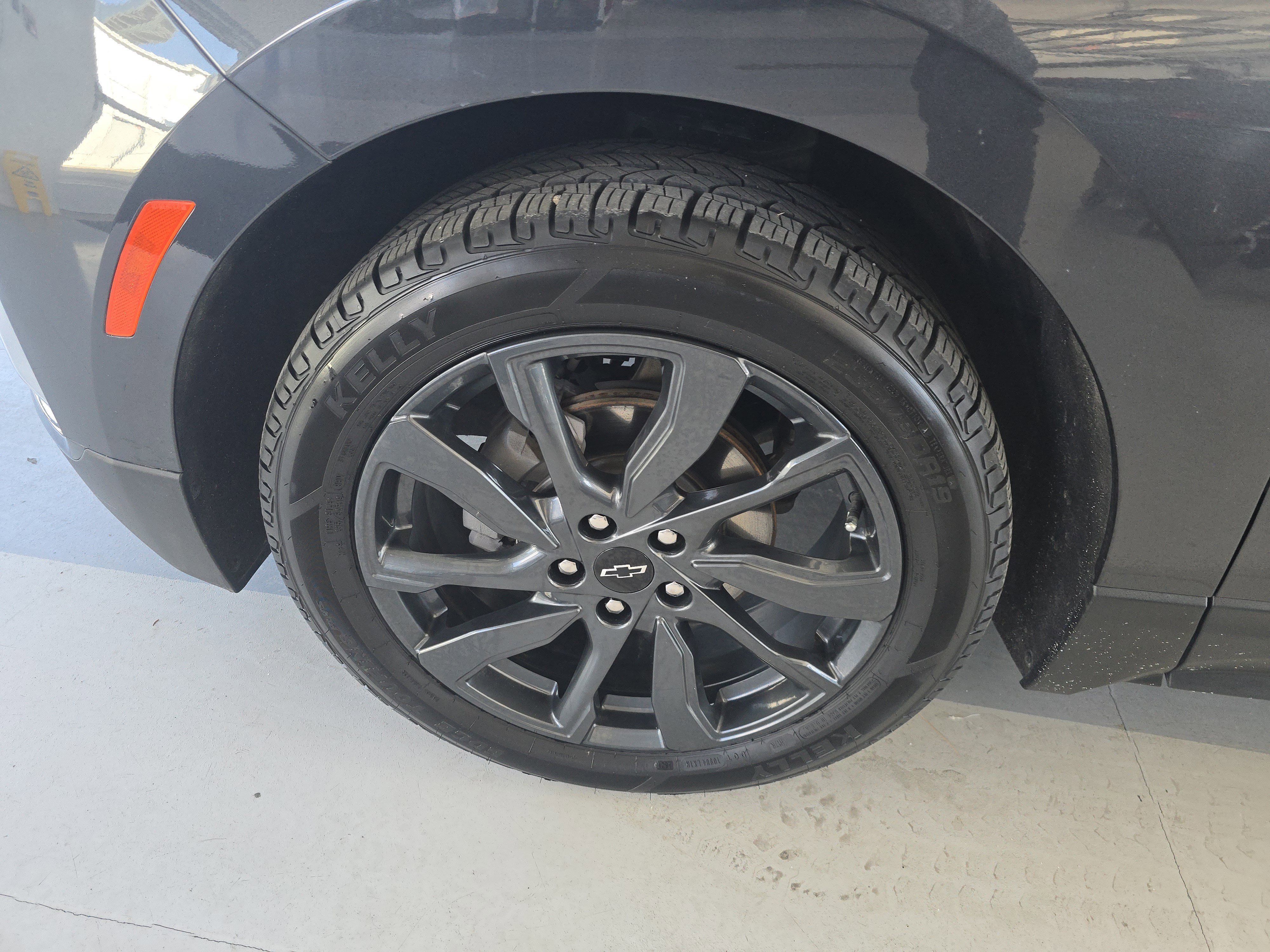 Used 2022 Chevrolet Equinox RS w/ Infotainment Package image 8