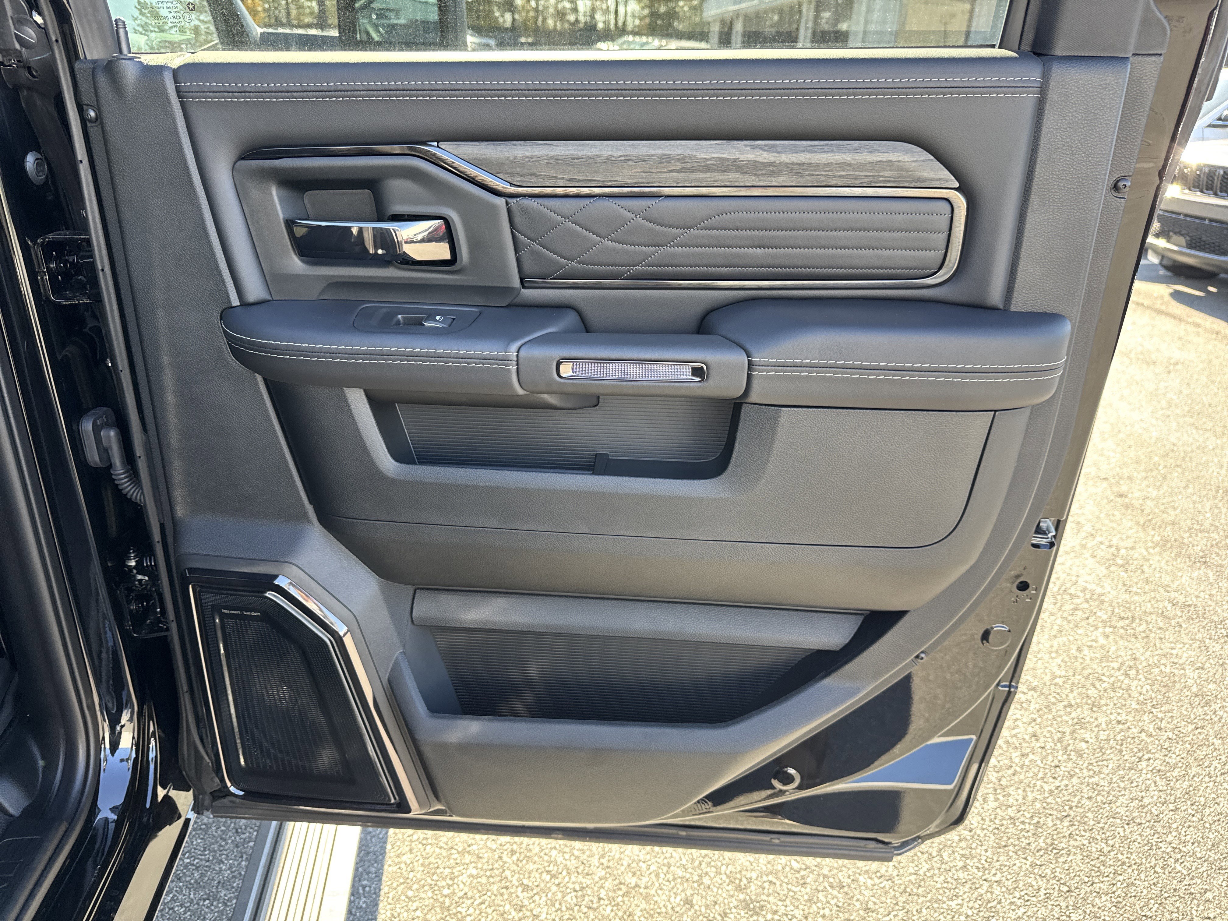 Used 2025 RAM 2500 Limited image 22