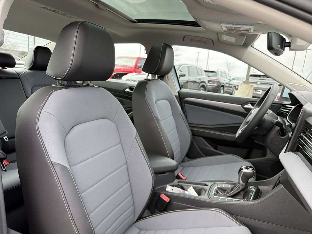 New 2026 Volkswagen Jetta SE image 18