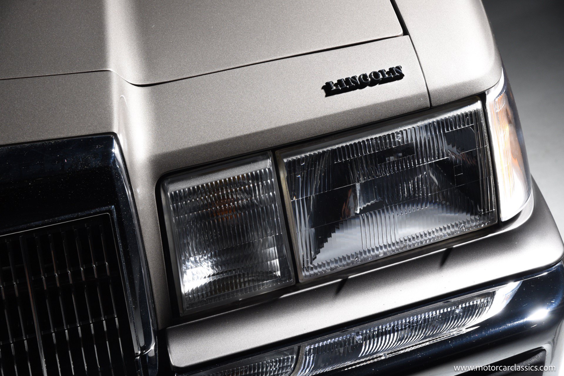 Used 1988 Lincoln Mark VII LSC RWD image 21