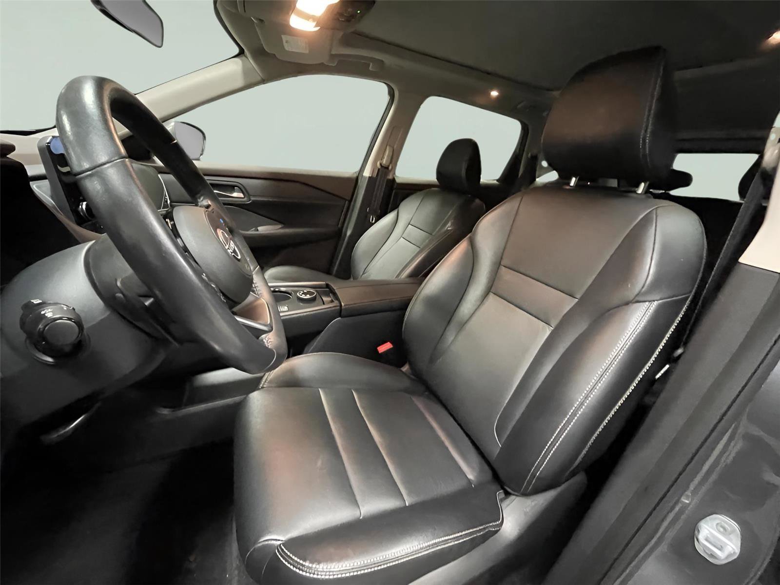 Used 2022 Nissan Rogue SL w/ SL Premium Package image 14