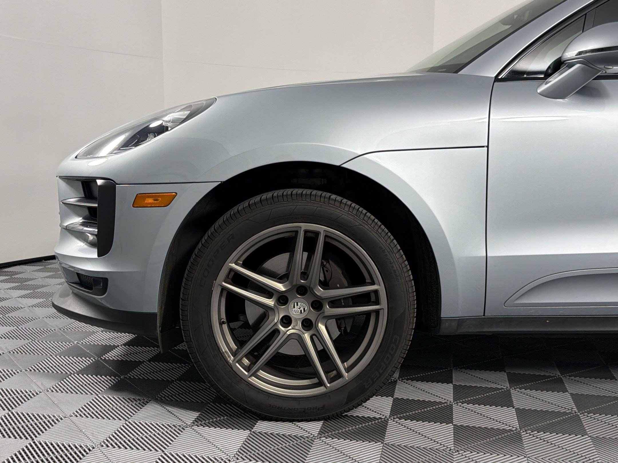 Used 2019 Porsche Macan AWD/4WD image 13